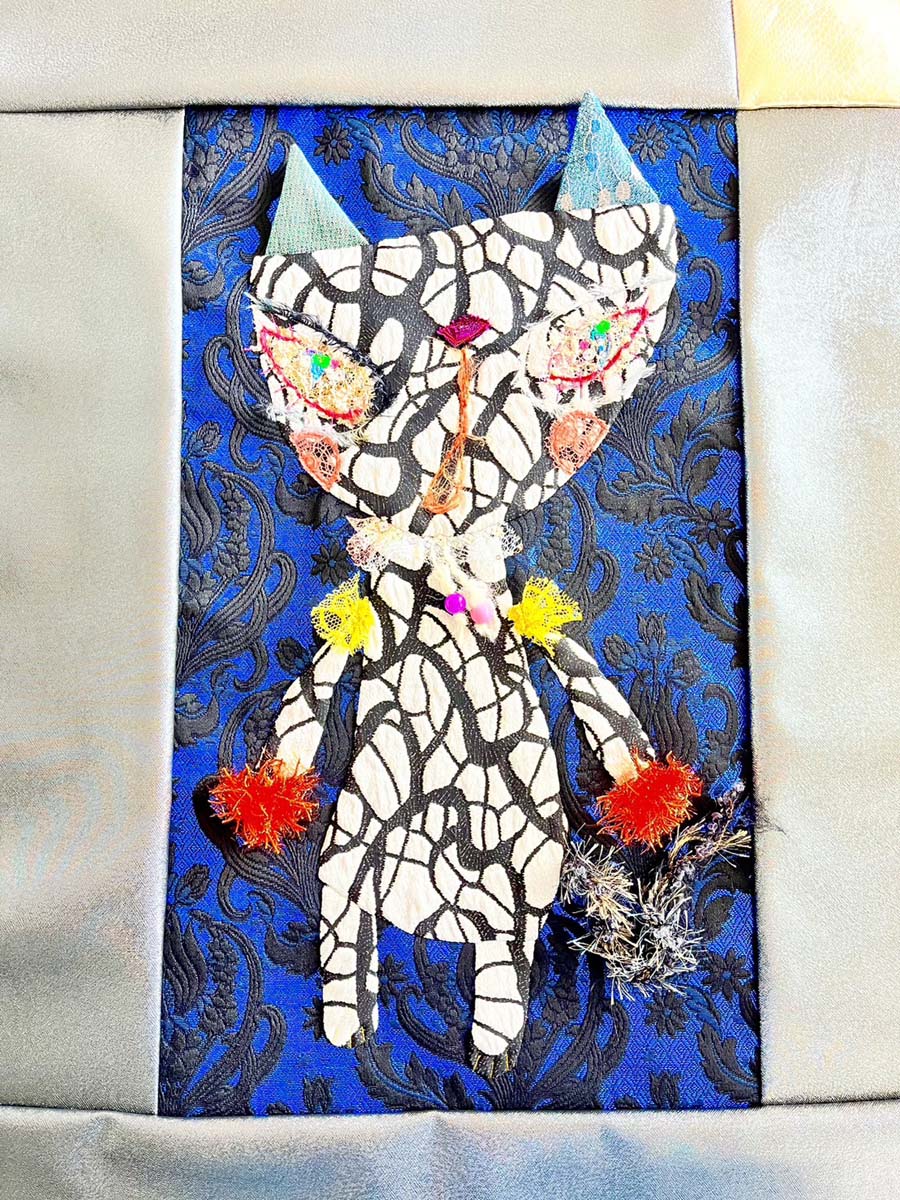 teshigoto ／らくがきするようにものづくり。主に布を使って猫モチーフの自由な作品制作。 見てクスッと笑える作品作りを目指してます。
